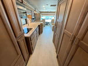 Used 2021 T-h-o-r P-a-l-a-z-z-o 33.6 <b>Trailer</b> - Product Image 4