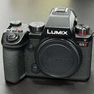 Lumix S5 Mark II 24.2MP Full Frame CMOS DSLR <b>Digital</b> <b>Camera</b> Memory Stick Full HD Video Rechargeable Battery 2"-3" Screen - Product Image 3