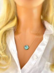 Collar de concha de abulón minimalista hecho a mano chapado en oro de 14K, joyería de Boda de verano iridiscente con ajuste de bisel, regalo - Product Image 4