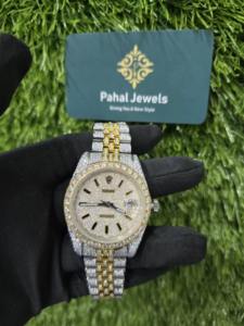 Montre classique ronde en moissanite et diamant, design hip-hop de haute qualité avec mouvement mécanique artisanal pour hommes et femmes - Product Image 1