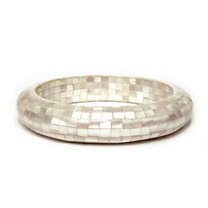 Brazalete de amor de madre perla para mujeres y niñas, joyería de moda hecha a mano ecológica, tamaño personalizable, exportaciones globales - Product Image 3