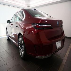 ¡Oferta Imperdible! BMW i7 xDrive60 2023 Súper Limpio, Eléctrico, Tracción en las Cuatro Ruedas, Automático, Exterior Rojo, Sedán de Lujo - Product Image 3