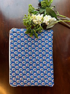 Housse pour ordinateur portable matelassée Blue Booti Durable et légère imperméable avec un style vintage et moderne pour un usage quotidien au bureau - Product Image 4