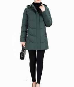 Veste matelassée personnalisée pour femme, couleur au choix, de haute qualité, pour l'hiver, isolation contre le froid, manches longues, unie, pour l'extérieur - Product Image 3