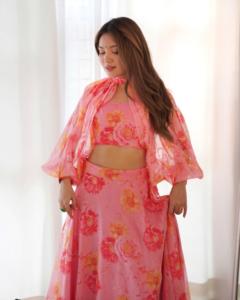 Conjunto de vestido Anarkali bordado de seda Chinnon pesado de último diseñador con Ropa Étnica de estilo tradicional Dupatta para fiestas bodas - Product Image 6