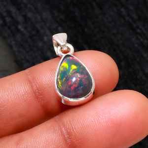 Pendentif en opale noire naturelle fabriqué à la main en argent sterling 925 bijoux en pierres précieuses poire collier délicat pour elle - Product Image 3