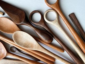 Juego de utensilios de cocina de madera de teca natural o acacia de bambú con soporte para cuchara Juego de cucharas de cocina de madera y soporte para utensilios - Product Image 3