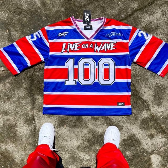 สีแดงม่วง