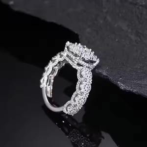 Anillo de diamante de moissanita de corte redondo para mujeres y hombres, chapado en oro de 18 quilates, Plata 100% 925, banda certificada, anillo de estilo de boda, regalos de joyería - Product Image 2