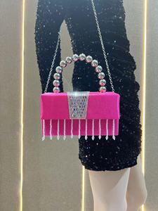 กระเป๋าอะคริลิคขนาดเล็กสุดหรูสำหรับผู้หญิง กระเป๋าสะพายไหล่แบบครอสบอดี้ ดีไซน์เนอร์ กระเป๋าโท้ท กลิตเตอร์ กระเป๋าออกงานทรงกล่อง ประดับพู่ กระเป๋าถือทรงสี่เหลี่ยม ประดับคริสตัล - Product Image 6