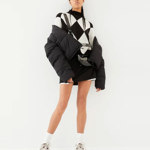 Pull-over pour femmes avec texture douce en tricot Pull à col roulé surdimensionné pour femmes Pull classique pour femmes de coupe confortable - Product Image 4