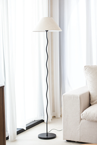 Nouvelle lampe de lecture exquise luxe nordique moderne chambre Art or lampe de Table forme métal hôtel Table de chevet lumière - Product Image 2