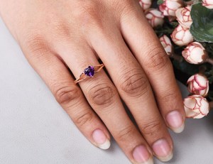 Bague de fiançailles en or rose 14 carats plaqué 925 avec améthyste en forme de cœur, bijou unique pour elle - Product Image 2