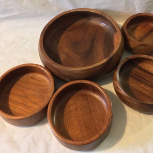 Cuenco decorativo de madera tallado para servir comida y decoración del hogar utensilios de cocina de madera con logotipo personalizado y tamaño de madera natural hecho a mano - Product Image 5