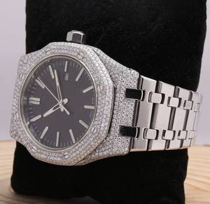 Montre de luxe pour homme en acier inoxydable à quartz, montre-bracelet haut de gamme avec diamants en moissanite entièrement sertis pour les fêtes et les occasions spéciales - Product Image 6