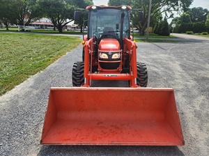 Tracteur à roues Kubota 4x4 35 CV rouge, tracteur utilitaire multifonctionnel pour jardin avec pelle frontale - Product Image 6