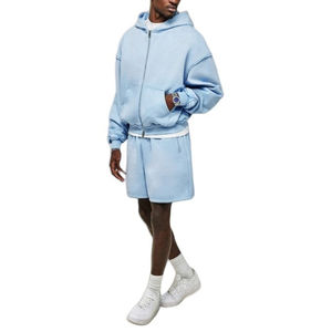 Conjunto de Pantalones Cortos y Sudadera con Capucha de Alta Calidad para Hombre, Estilo Holgado, Lavado, con Detalles de Costuras Deshilachadas, Bolsillo Tipo Canguro con Cremallera, Color Azul Claro - Product Image 2