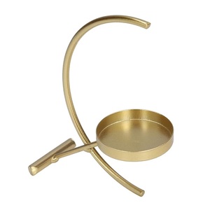 Bougeoir décoratif en métal de luxe moderne élégamment conçu pour les événements formels mariage église automne vacances et décoration intérieure - Product Image 6