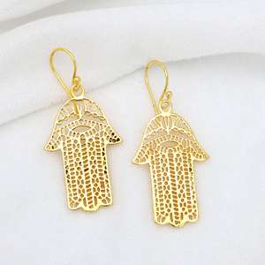 Boucles d'oreilles pendantes en laiton plaqué or 18 carats, motif œil protecteur Hamza, bijoux tribaux religieux en gros pour femmes - Product Image 6