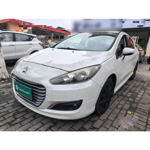 Venta Rápida de Auto Usado, Peugeot 308 2014, Gasolina 1.6, Tracción Delantera, 5 Asientos, en Excelentes Condiciones - Product Image 3