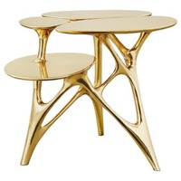 Table d'appoint en fer de style industriel avec plateau en verre récupéré et base soudée adaptée aux appartements loft ou aux intérieurs rustiques