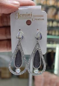 Último diseñador indio al por mayor joyería de jhumka Kundan pendientes nuevas colecciones para mujer elegante colección de pendientes 2024 - Product Image 6