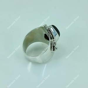 Bague en argent sterling 925 avec labradorite, bijou unique, culturel et de collection, fait main, labradorite naturelle en forme de poire, idéal comme bague de promesse. - Product Image 6