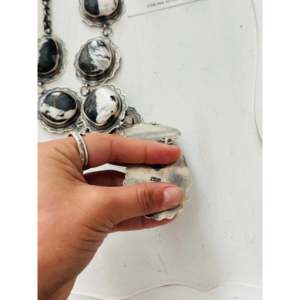 Ensemble de bijoux de mode Peggy Skeets, collier Lariat en argent sterling et buffle blanc - Product Image 6