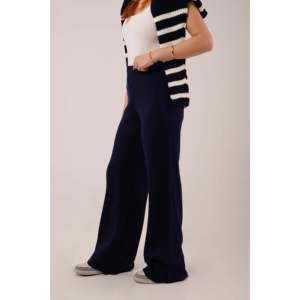 Pantalon large respirant bleu marine en maille avec taille côtelée et taille haute, vente en gros - Product Image 2