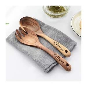 Ensemble de 2 cuillères de style classique en bois faites à la main de meilleure qualité pour la décoration de la cuisine pour les mariages BY HF CRAFTS - Product Image 1