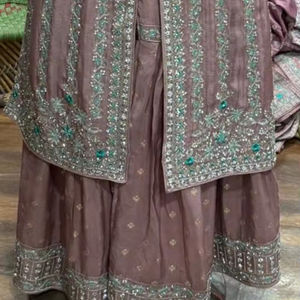 Trajes de moda india bordados a mano sin costuras de diseñador moderno para mujeres para fiestas de estilo tradicional - Product Image 2