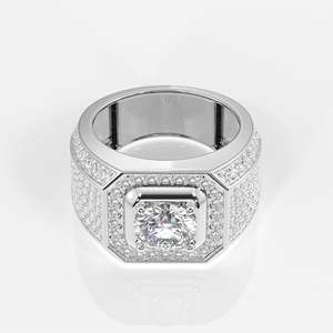 Anillo de declaración con patrón de cruz de oro de 14k para hombre, con diamante cultivado en laboratorio engastado en platino, diseño de estrella completa, para uso diario y promesas - Product Image 5