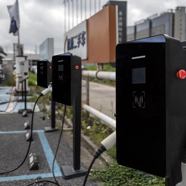 Wall-Mounted New 11kW-22kW EV Charger 380V 3phase IP65 Waterproof European Standard with OCPP APP WIFI