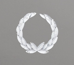 Corona elegante de metal de calidad duradera para decoraciones de festivales para Bodas de Navidad y uso de paredes de Pascua o regalos - Product Image 6