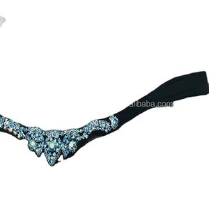 Bande de front de cheval en cuir noir de forme incurvée durable avec des bandes de front de cristaux d'aqua d'argent et de turquoise personnalisées dans toutes les tailles - Product Image 1