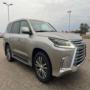 Lexuses V8 LX570 5.7L รถมือสองค่อนข้างใช้สดและสะอาด - Product Image 4