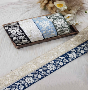 Bordado floral hecho a medida en seis formas de color pastel claro para mejorar los vestidos en un tamaño de 2 pulgadas de ancho. - Product Image 3