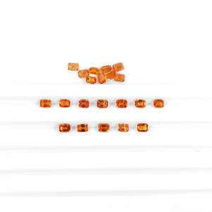 Zafiro Naranja Natural Calibrado en Forma de Octágono de 3x4 mm, Gema Azul Real Facetada con Corte Ovalado, Tratada con Calor para Joyería - Product Image 3