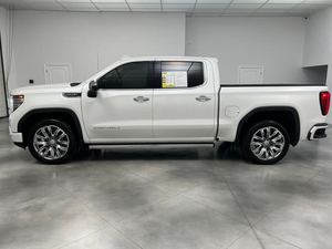 GMC Sierra 2024 1500 Denali Crew Cab 4WD d'occasion - Product Image 3