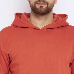 Ensemble de survêtement pour homme en deux pièces, style athlétique, avec matière douce et logo personnalisé, idéal pour la course à pied et le confort quotidien - Product Image 6