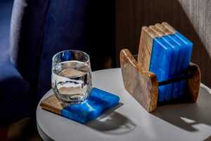 Sous-verres en bois et en résine très brillants avec finition en pierre parfaits pour les dessus de table élégants, les magasins de détail et les revendeurs en ligne - Product Image 3