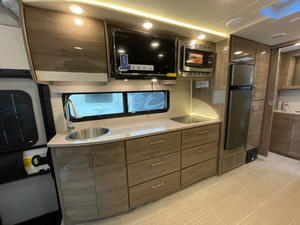 Camping-car familial de luxe CHEAP 2023 JAYCO MELBOURNE PRESTIGE Euro 5, 4-6 personnes, sol en acrylique blanc, charge utile 11000 kg - Product Image 5