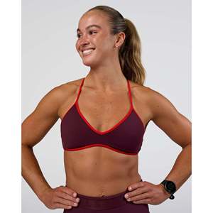 Sujetador Deportivo Ambience - Top Corto Deportivo con Estampado de Llama Color Cereza - Product Image 4
