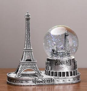 Articles de décoration de bureau, cadeaux de festival de remise des diplômes, globe à neige en résine - Product Image 5