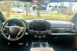 2022 Ford F-250 Shelby Super Baja 4x4 Gasolina, Bajo Kilometraje - Product Image 3