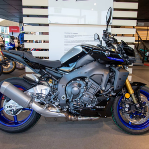 Motocicleta Naked Estilo MT-10 SP 2026 de 1000cc - Product Image 1