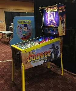 Máquina de pinball de estilo clásico, diseñada para diversión ininterrumpida en zonas de juego y configuraciones domésticas. Materiales de primera calidad, inmersiva. - Product Image 1