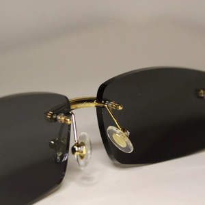 Lunettes de soleil de luxe sans monture, légères, en diamant, vente en gros, fabricant de lunettes en moissanite personnalisées, Shenzhen OEM ODM - Product Image 4