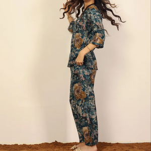 Ensembles deux pièces à imprimé floral multicolore vert haut court à col en V et pantalon large 100% coton ensemble coordonné imprimés floraux - Product Image 2