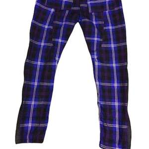 นี่คือกางเกงขาจั๊มพ์ลายแบล็คมิลค์ ทาร์ตัน เรเวนคลอ - Product Image 4